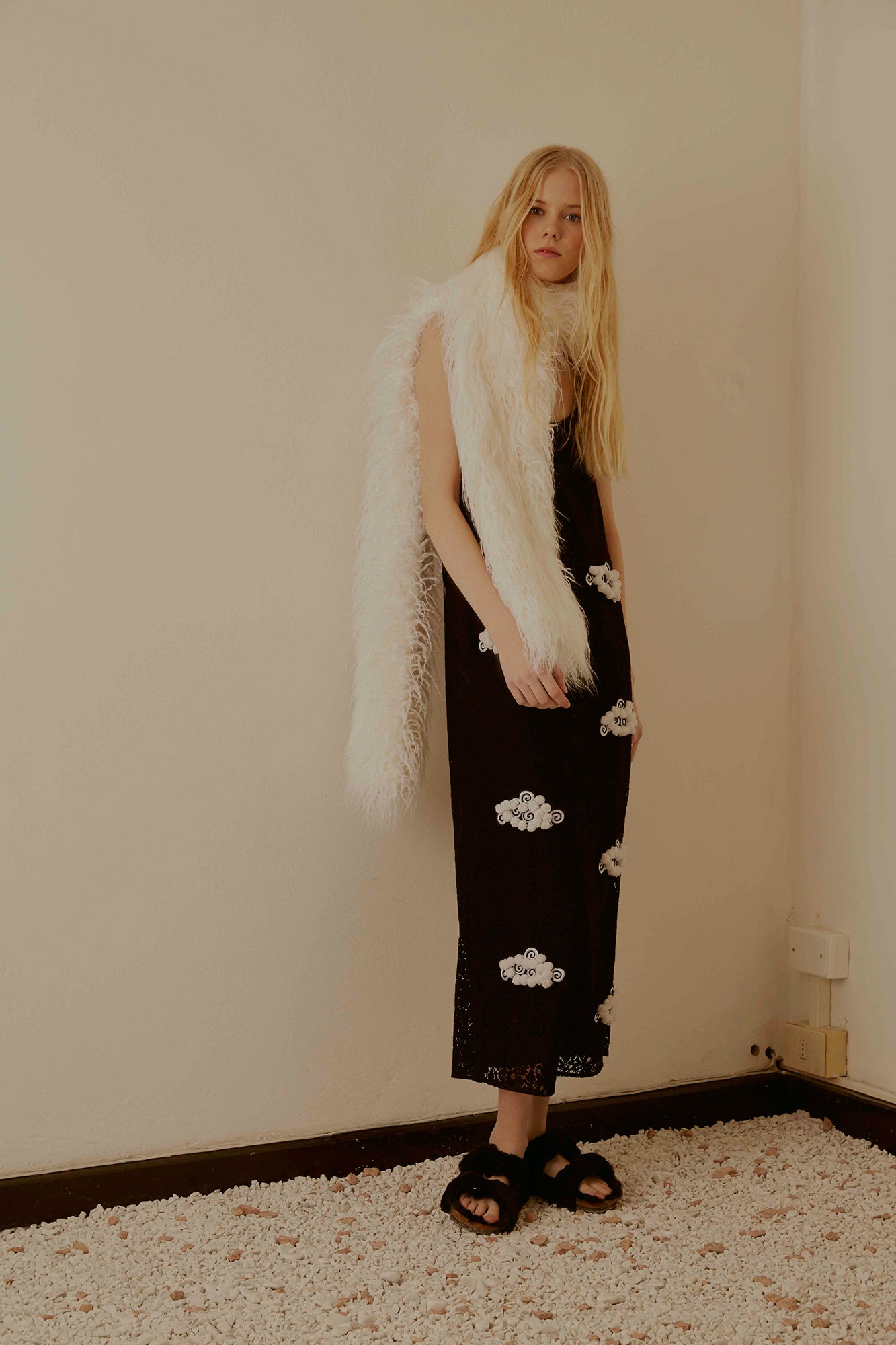 white faux-fur relaxed scarf