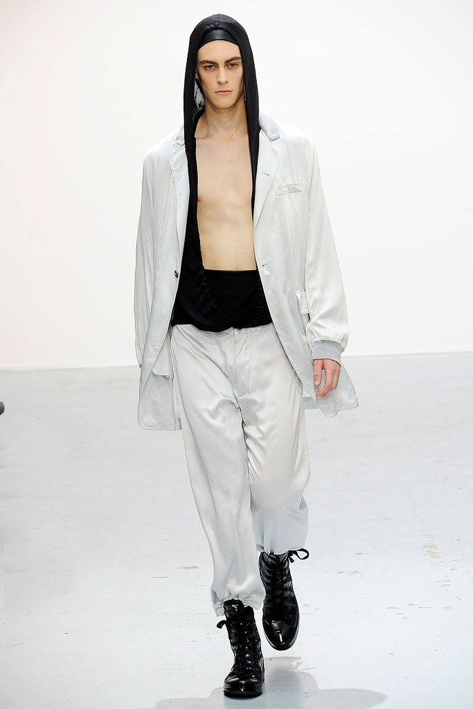white silk long-sleeve collared relaxed buttoned flowing jacket