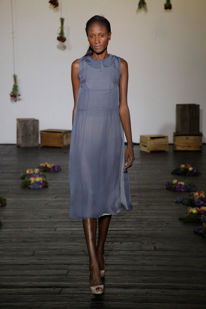 gray chiffon sleeveless dress