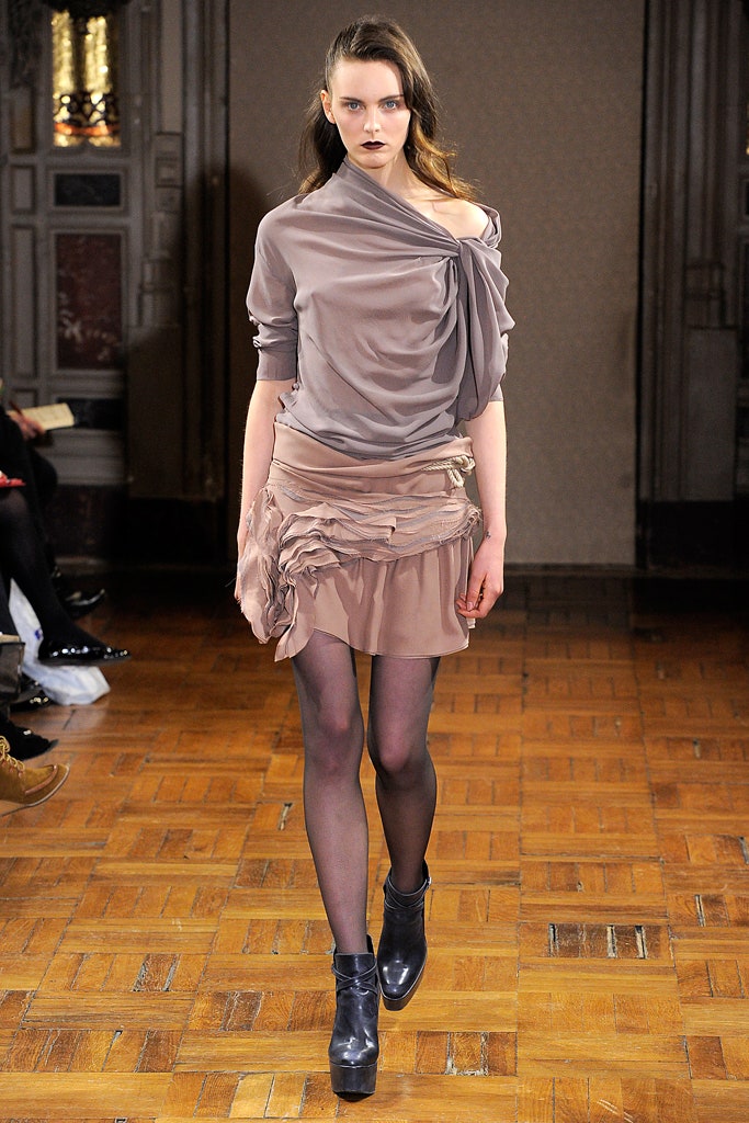 gray draped top beige mini skirt