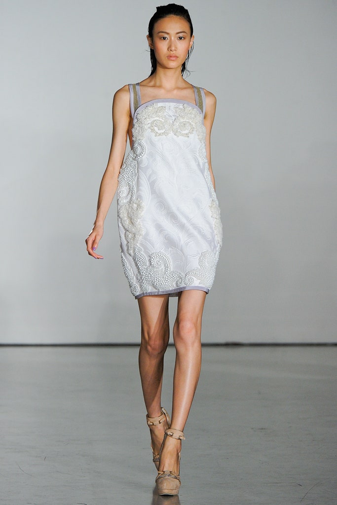 white fitted sleeveless dress