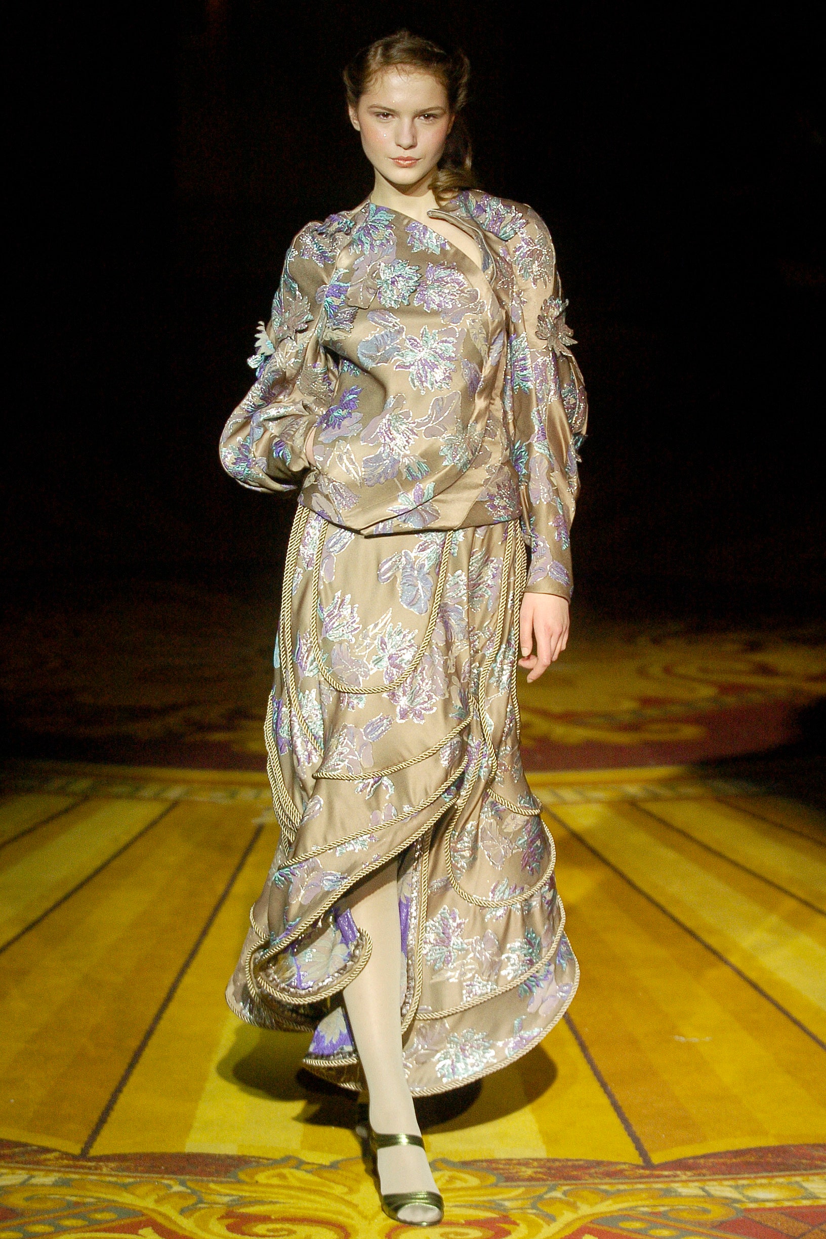 beige silk long-sleeve collared fitted embroidered jacket