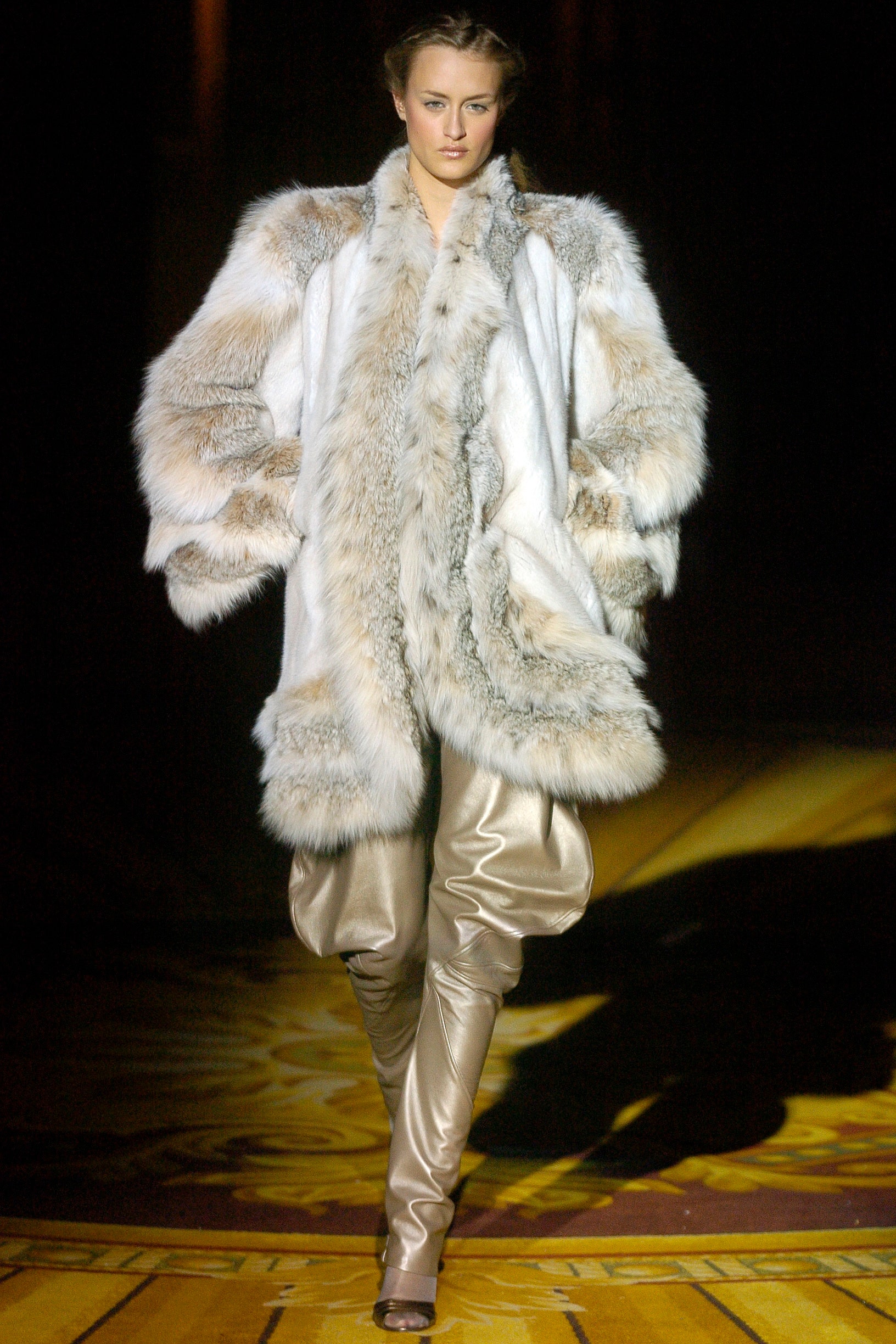 white fur long-sleeve relaxed layered coat