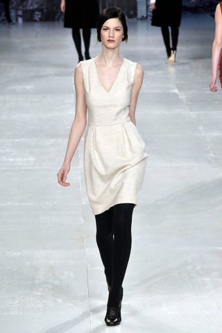 fitted white sleeveless dress