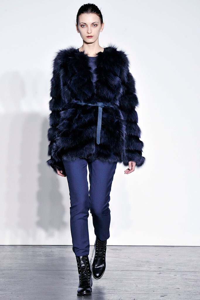 blue fur long-sleeve relaxed layered belted coat