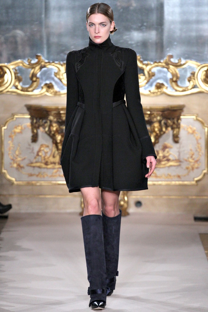 black fitted coat with boots