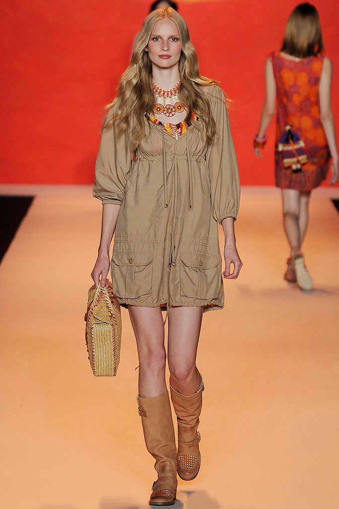 beige relaxed dress with pockets