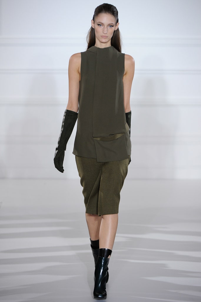 green silk sleeveless top with pencil skirt