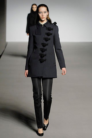 black wool long-sleeve collared fitted buttoned coat