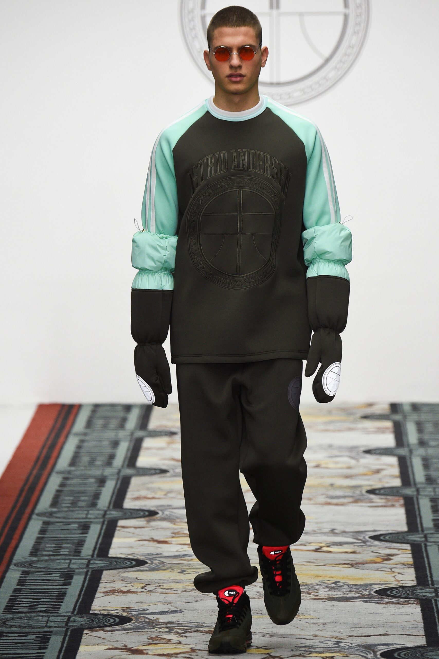 black and teal relaxed sweater with pants