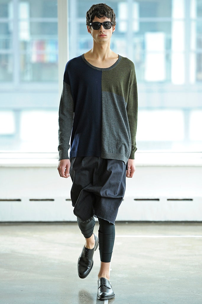 color-blocked relaxed top with distressed pants