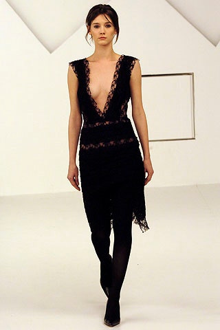 black lace sleeveless dress