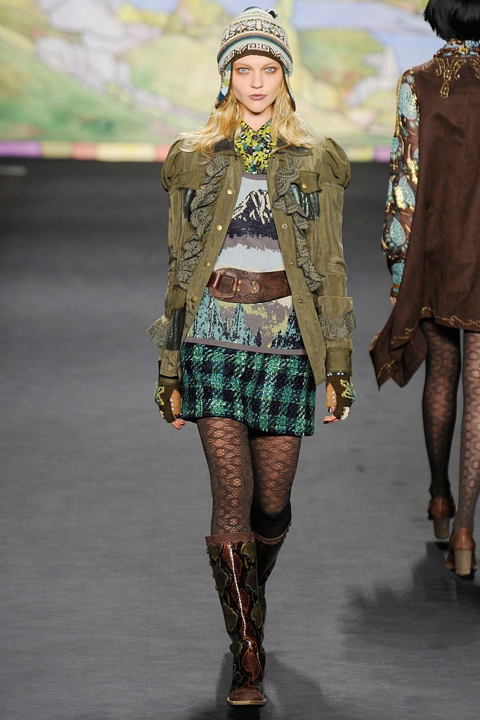 green cotton long-sleeve collared fitted ruffled jacket