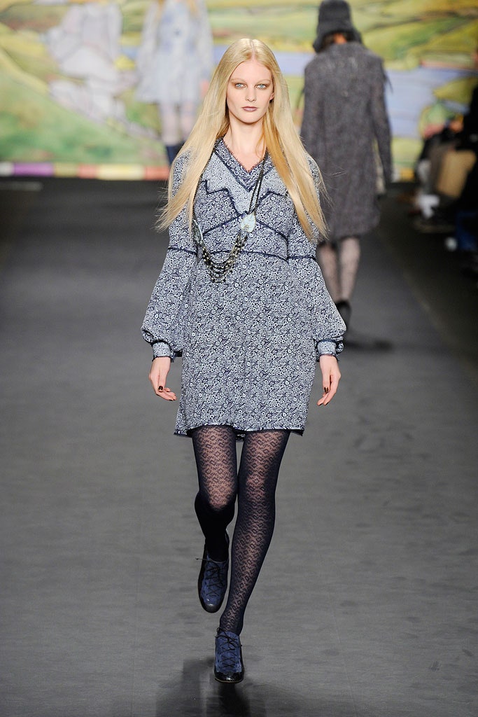 blue printed long-sleeve dress