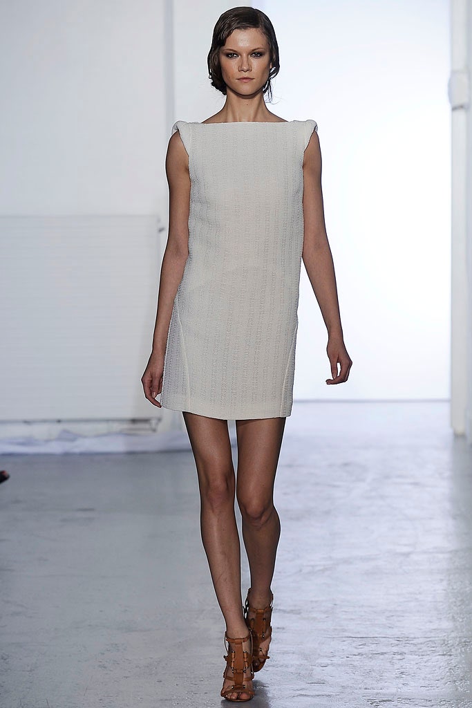 white fitted sleeveless dress