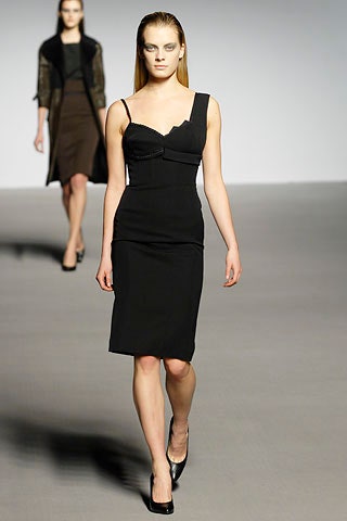 black fitted sleeveless dress