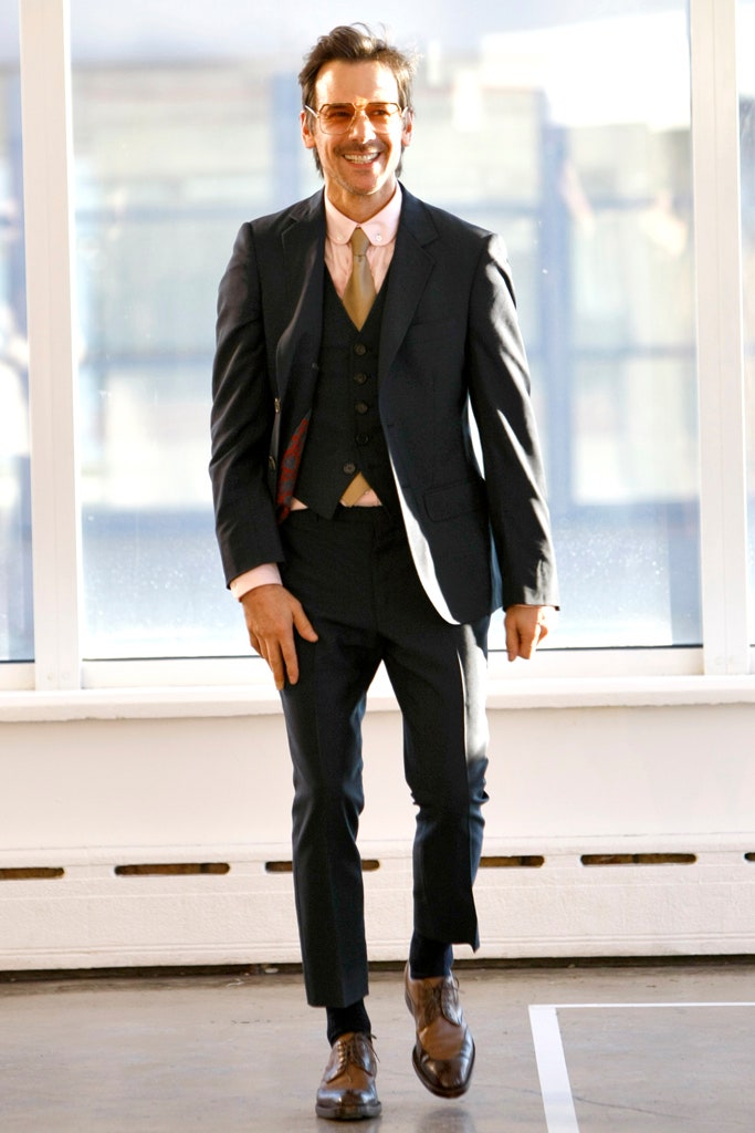 green wool fitted buttoned vest