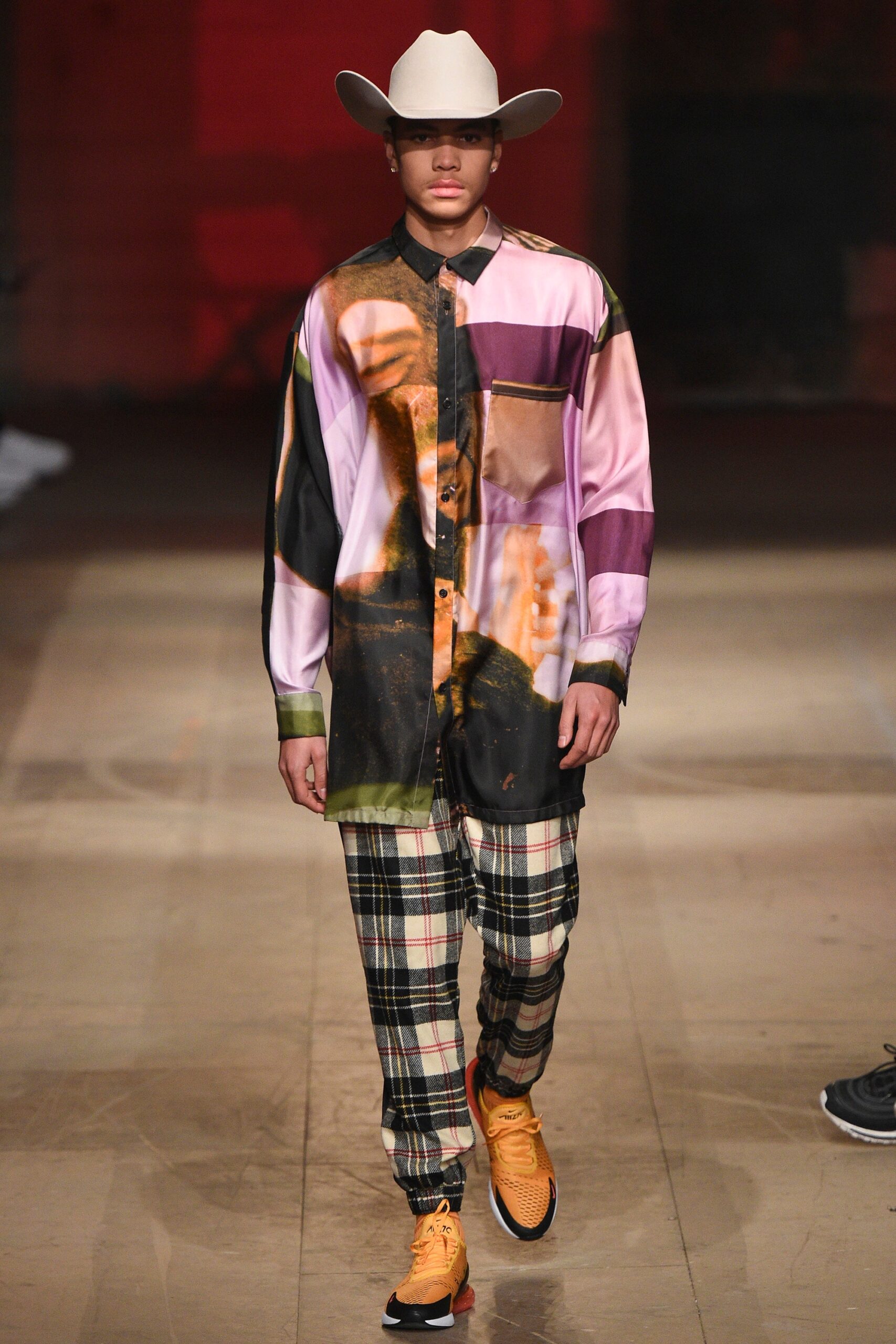 relaxed printed shirt with checked pants