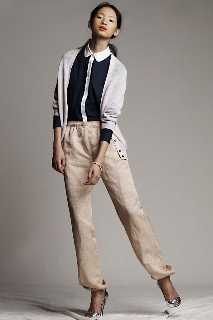 gray cotton long-sleeve collared relaxed buttoned cardigan