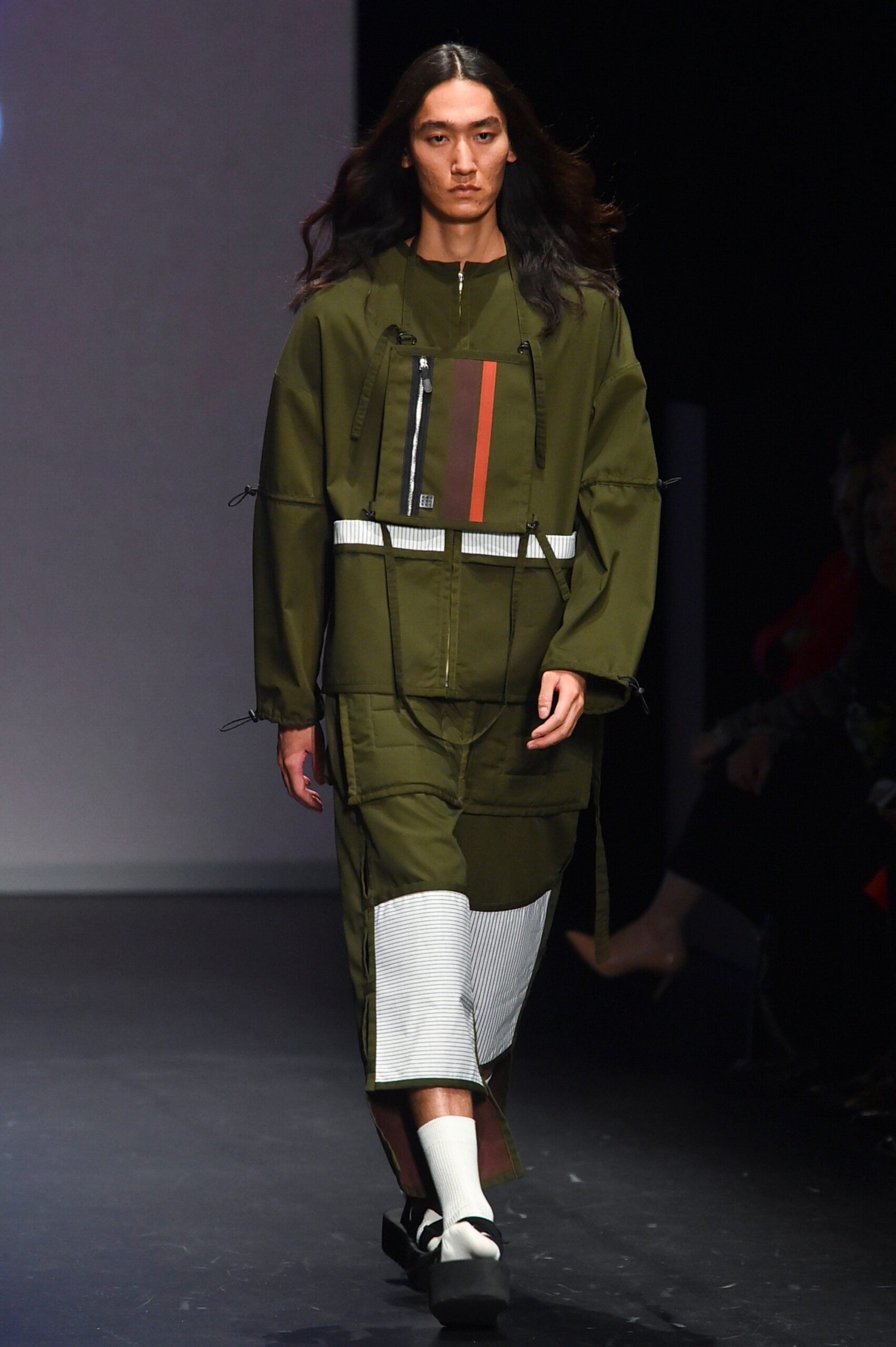 green cotton long-sleeve collared relaxed zippered layered dress