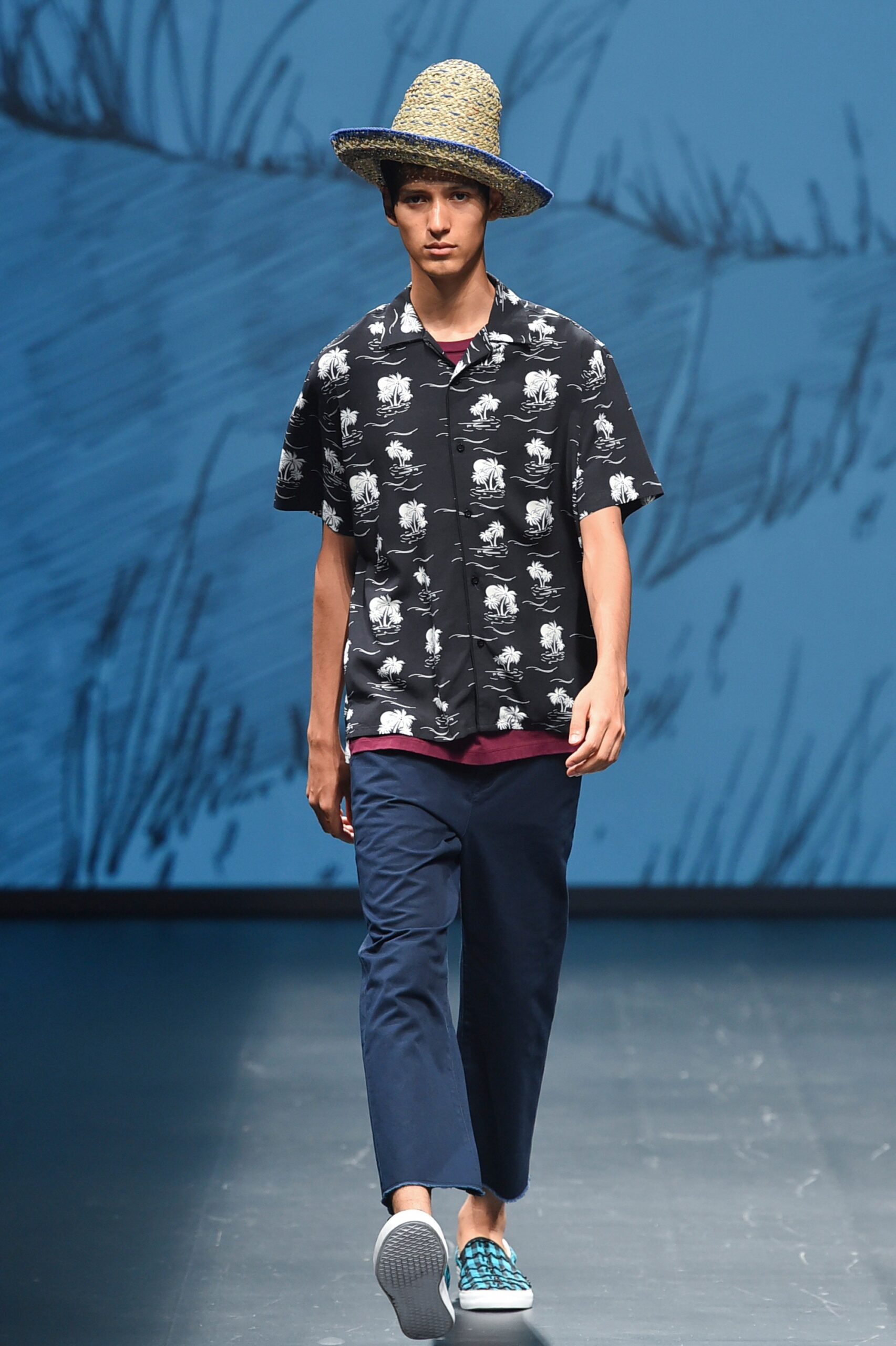 relaxed black and white shirt with blue pants