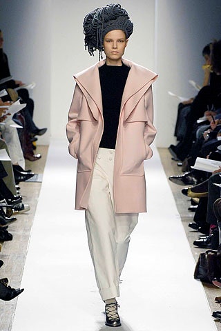 pink wool long-sleeve collared relaxed draped coat