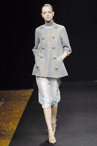 gray cotton long-sleeve collared relaxed buttoned jacket