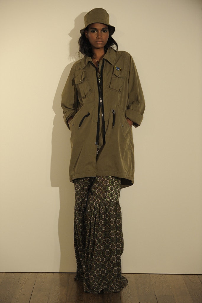 green cotton long-sleeve collared relaxed buttoned coat