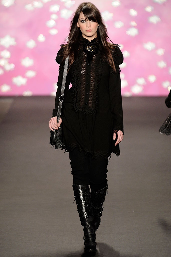 black cotton long-sleeve collared fitted embroidered blouse