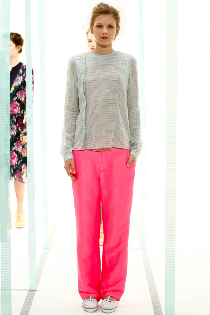 gray relaxed top with pink pants