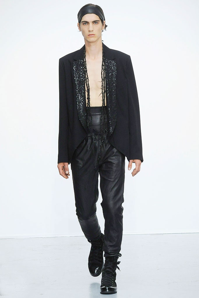 black silk long-sleeve collared tailored sequined blazer
