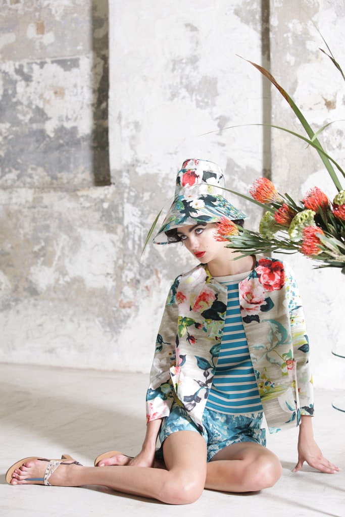 blue cotton fitted floral shorts