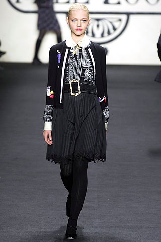white fitted blouse with black skirt