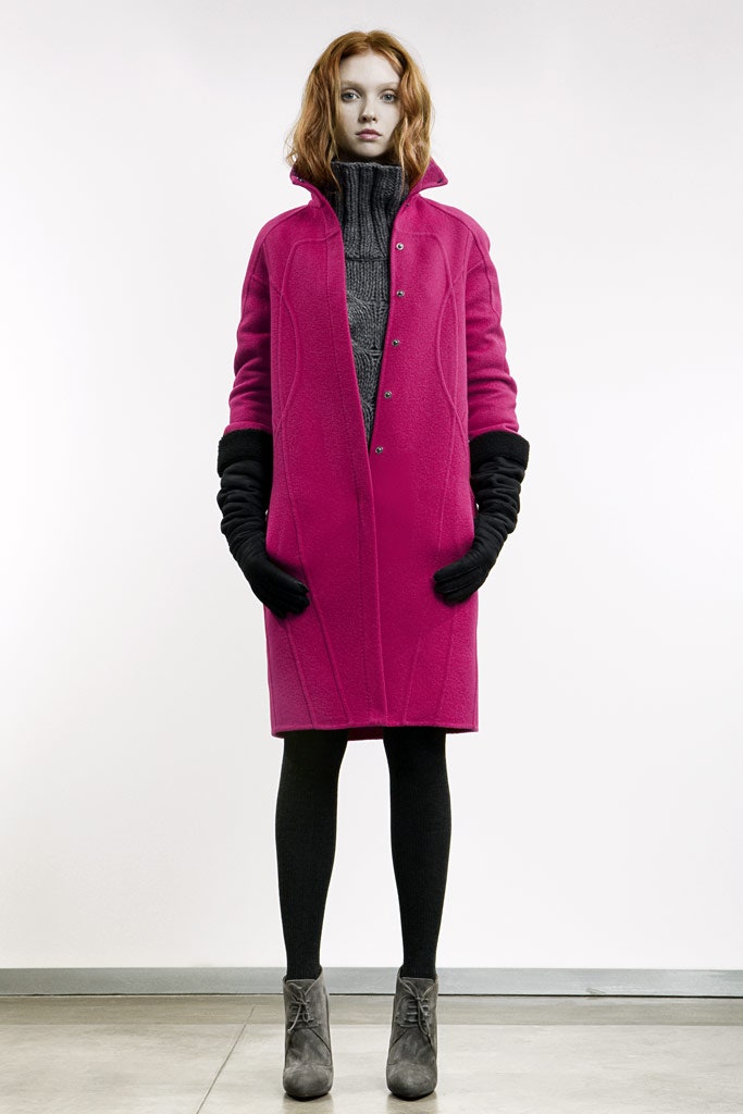 pink wool long-sleeve collared fitted buttoned coat