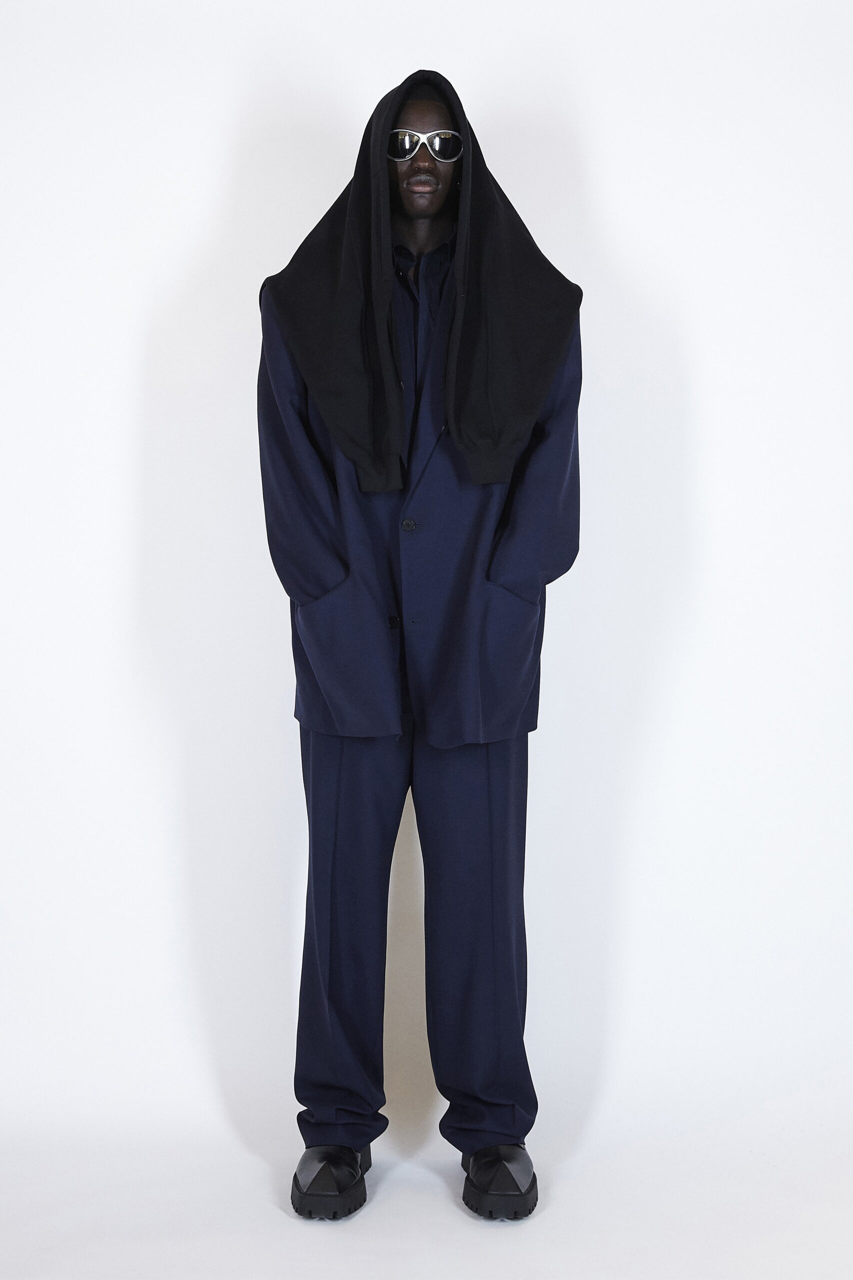blue long-sleeve collared oversized buttoned suit