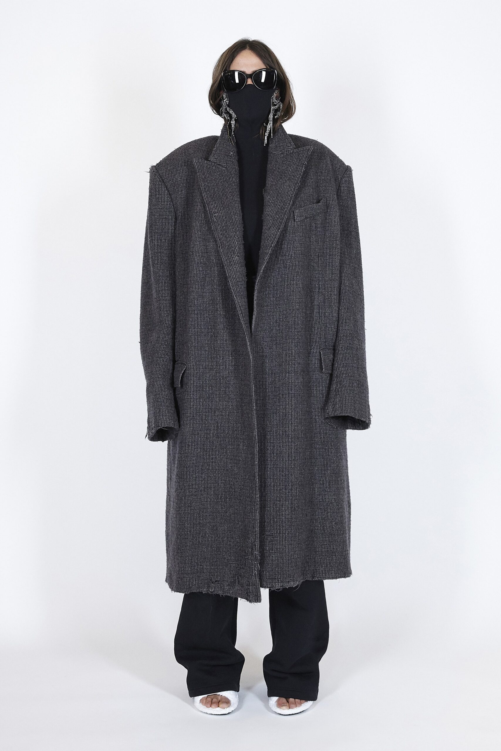 gray wool long-sleeve collared oversized buttoned coat
