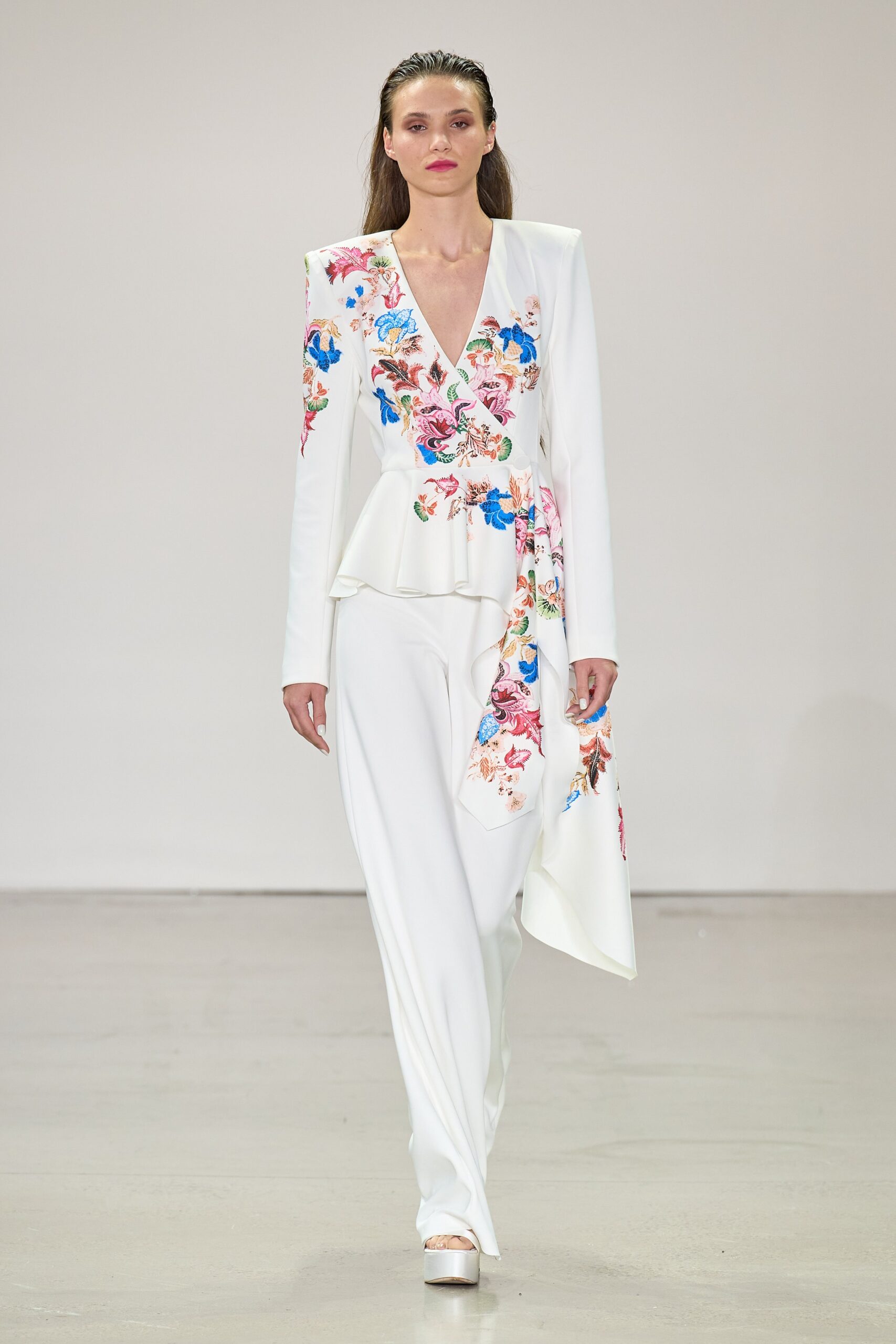 white silk long-sleeve v-neck fitted floral draped blazer