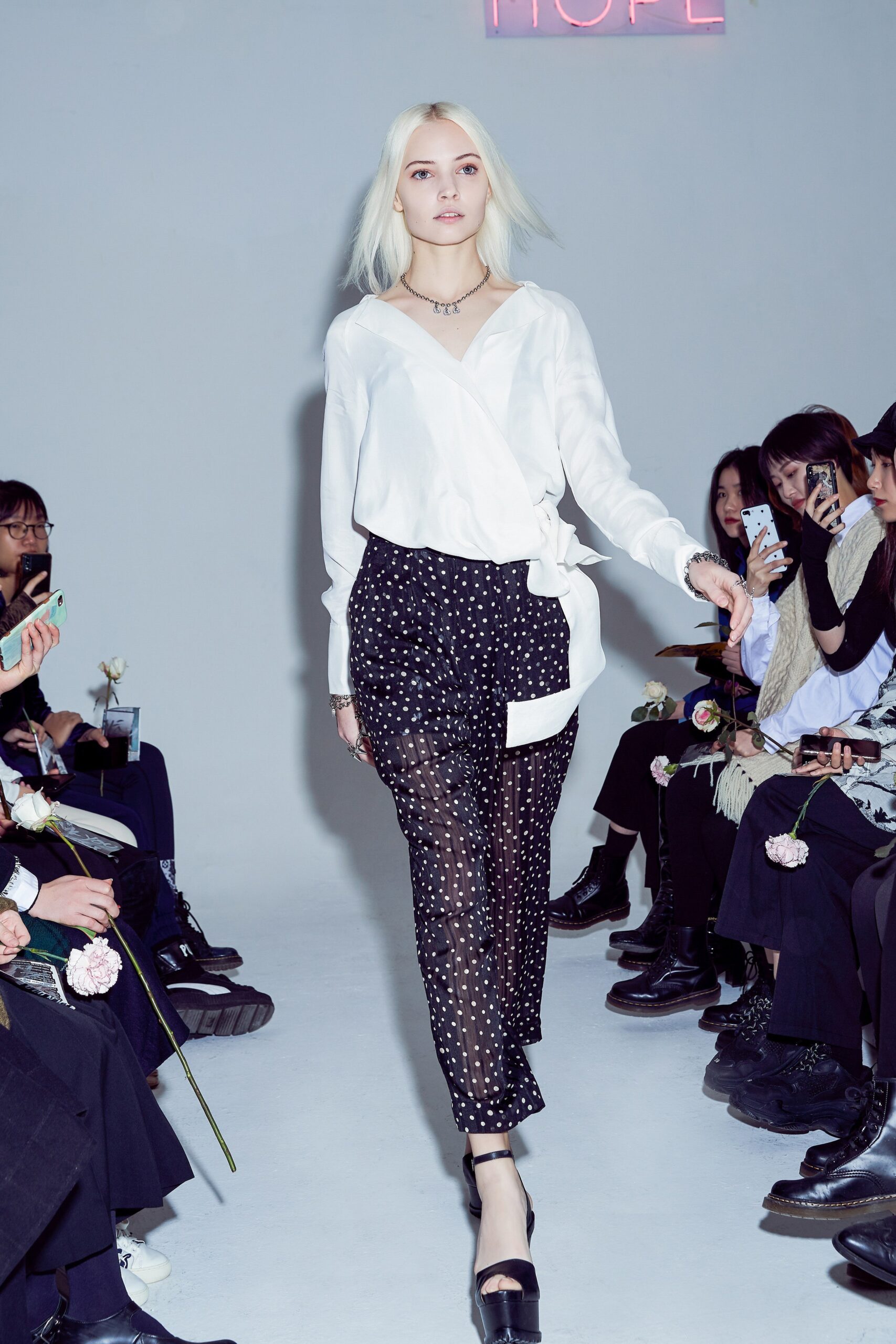 black cotton fitted high-waisted printed pants