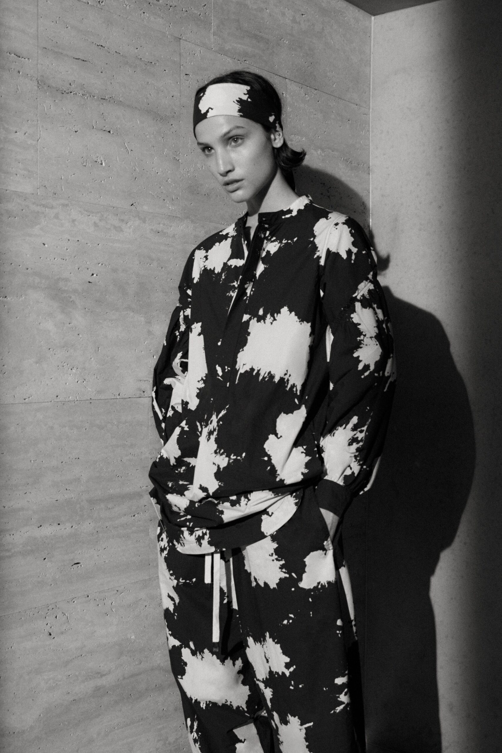 relaxed black and white printed outfit