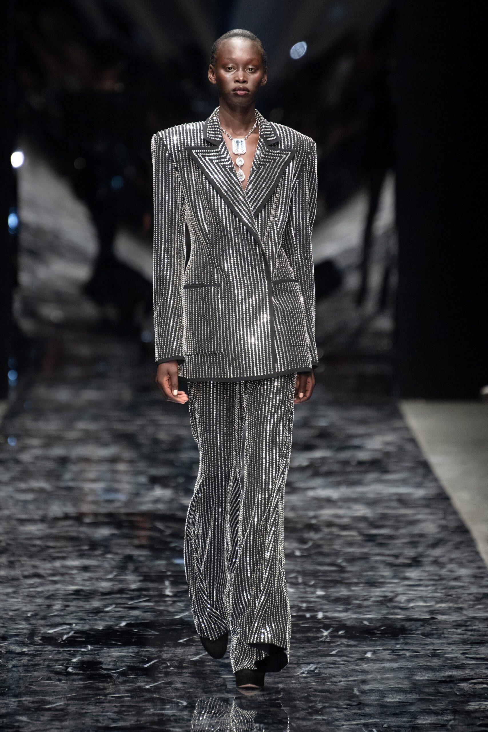 gray metallic long-sleeve collared tailored striped buttoned suit