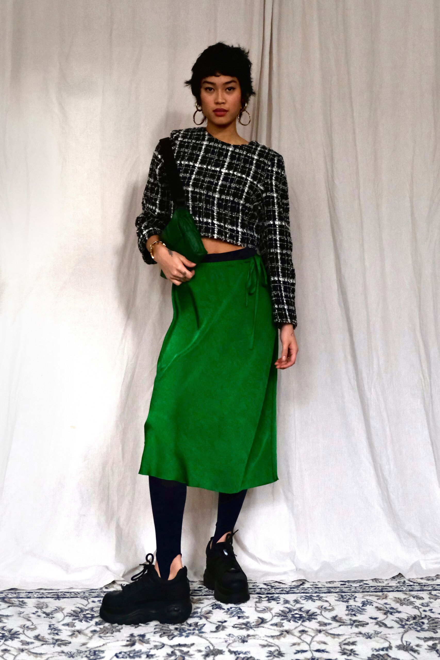 black cotton long-sleeve collared fitted checked cropped top