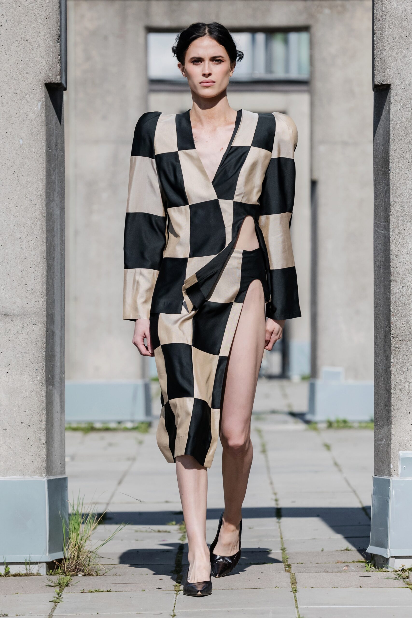 black satin long-sleeve v-neck fitted checked shiny dress