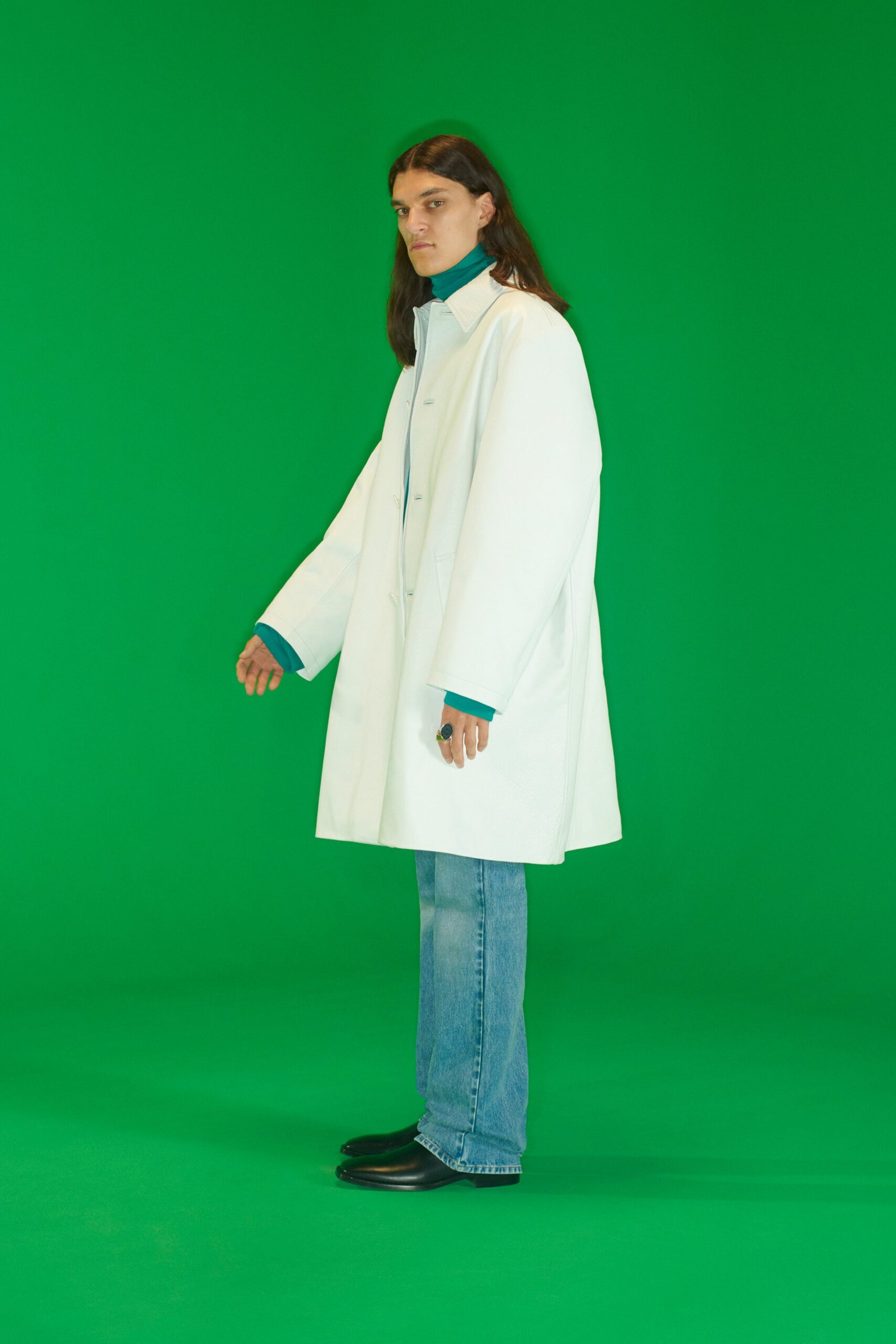 white cotton long-sleeve collared oversized buttoned coat