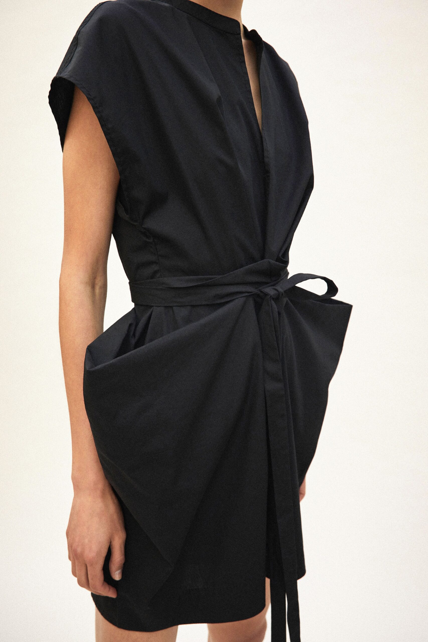 black cotton sleeveless dress
