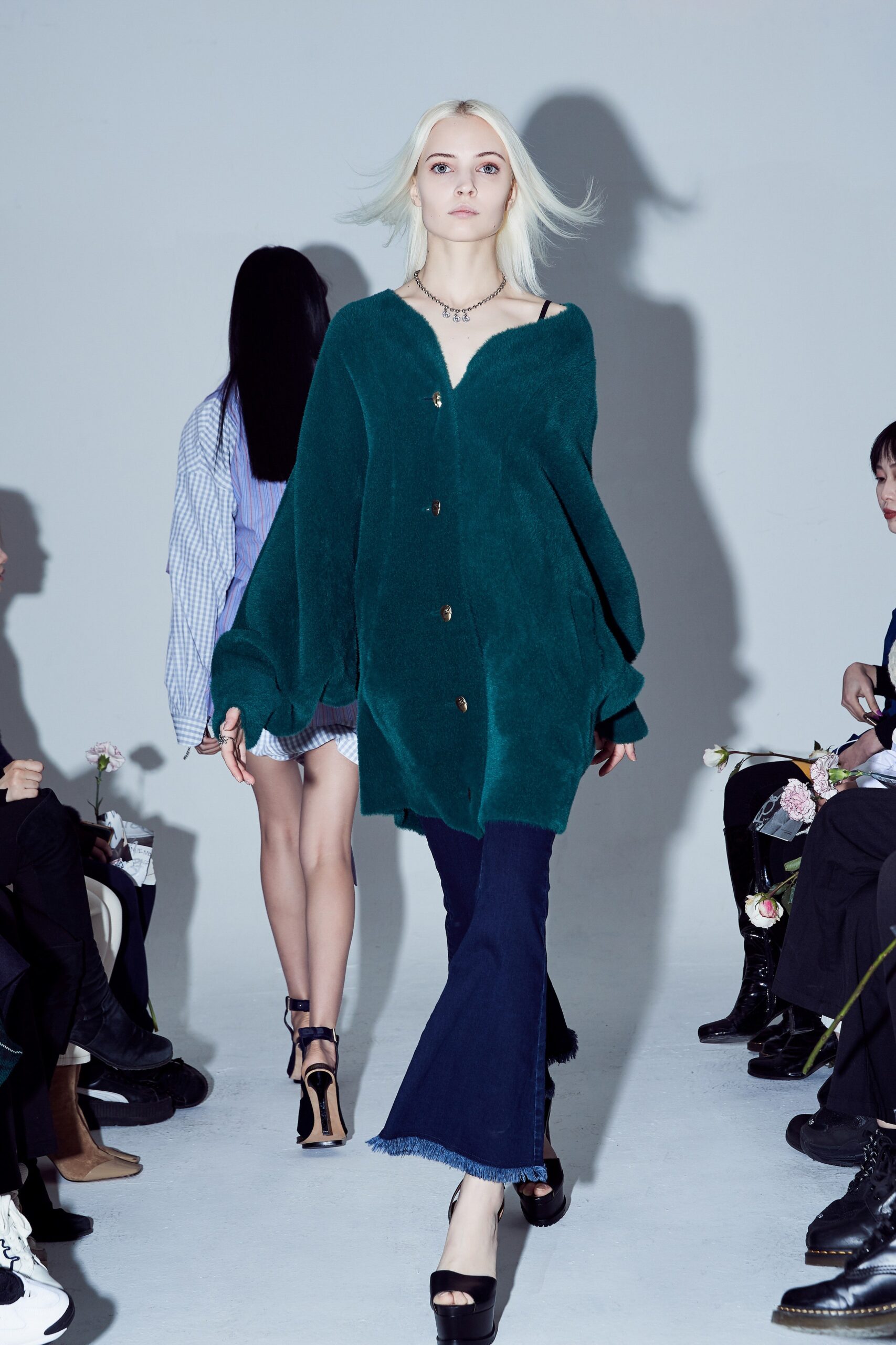 green cotton long-sleeve collared oversized buttoned top