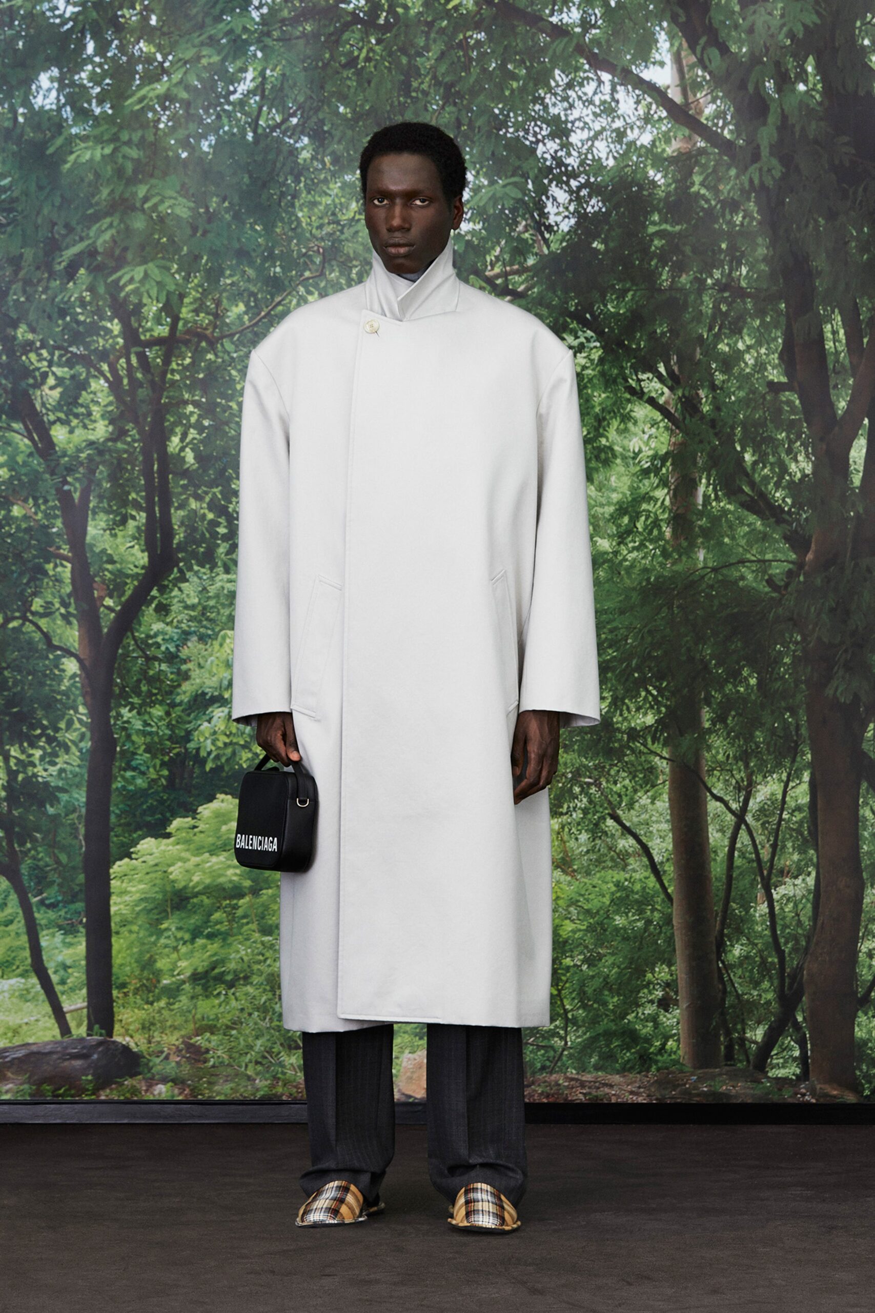 white wool long-sleeve collared relaxed straight-leg coat