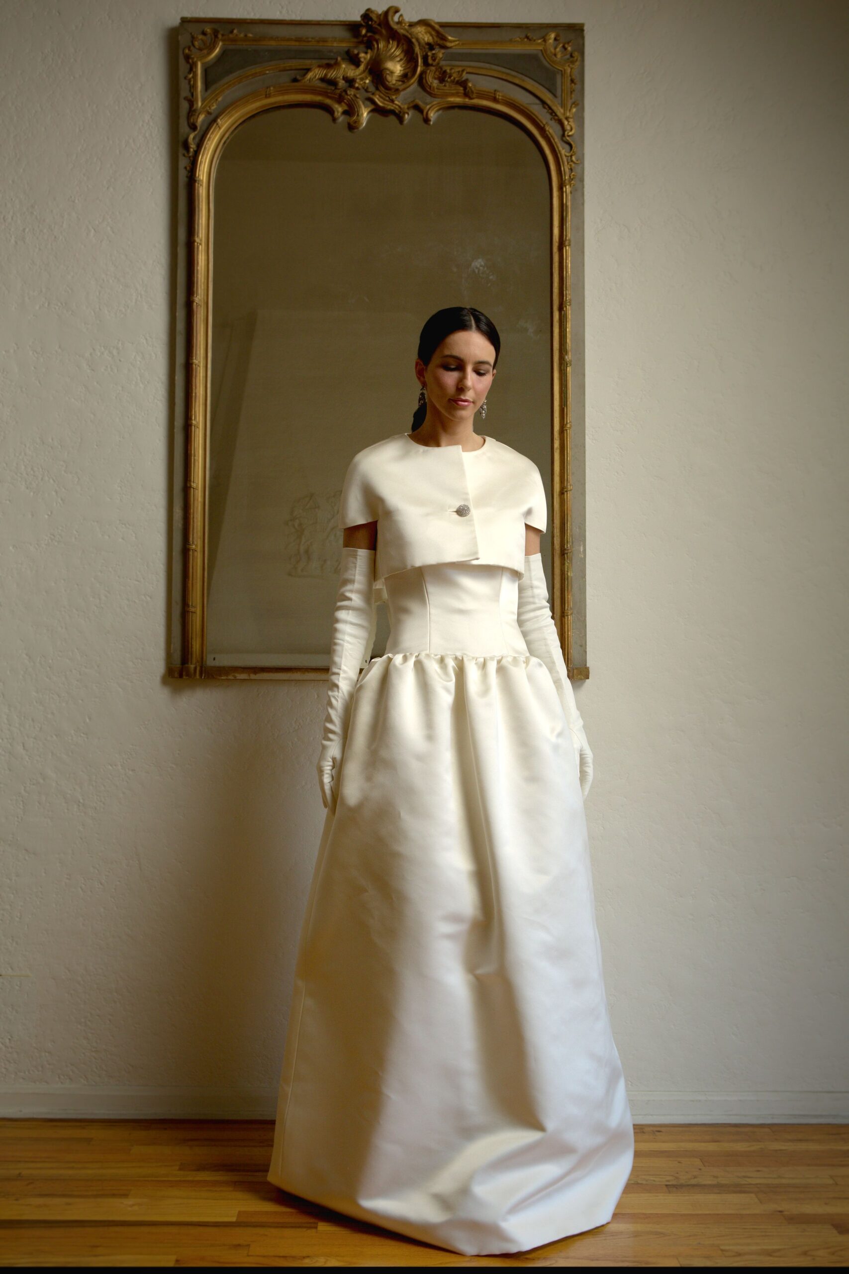 white silk fitted gloves