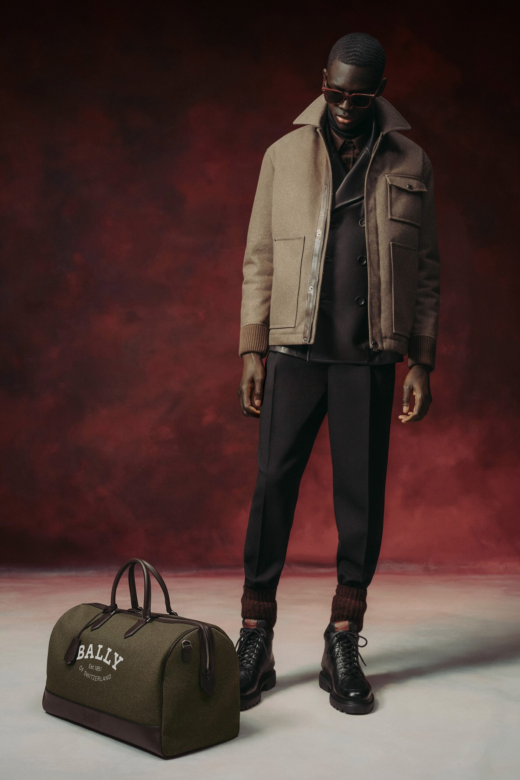 brown wool long-sleeve collared structured buttoned pockets jacket
