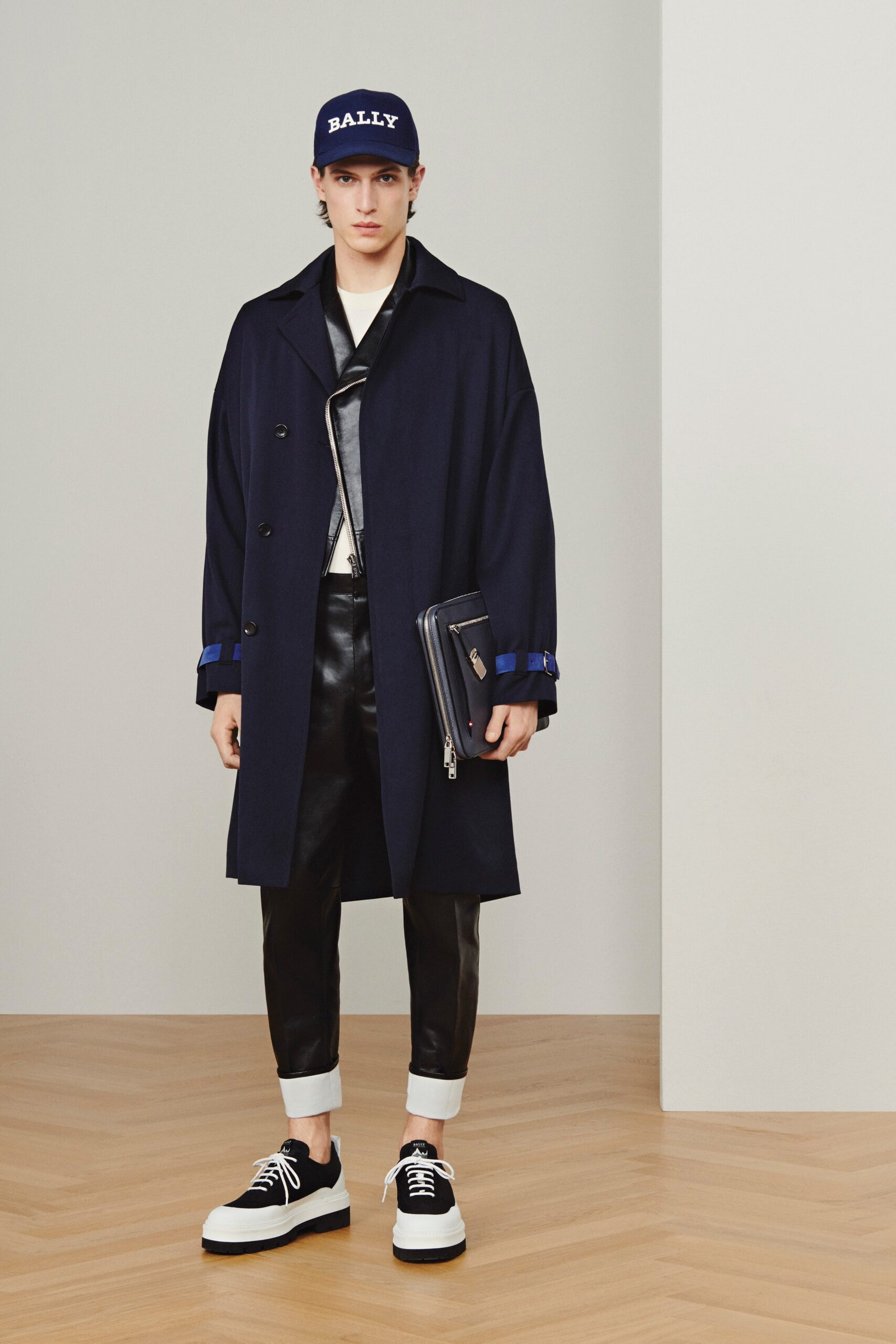 blue wool long-sleeve collared relaxed buttoned coat