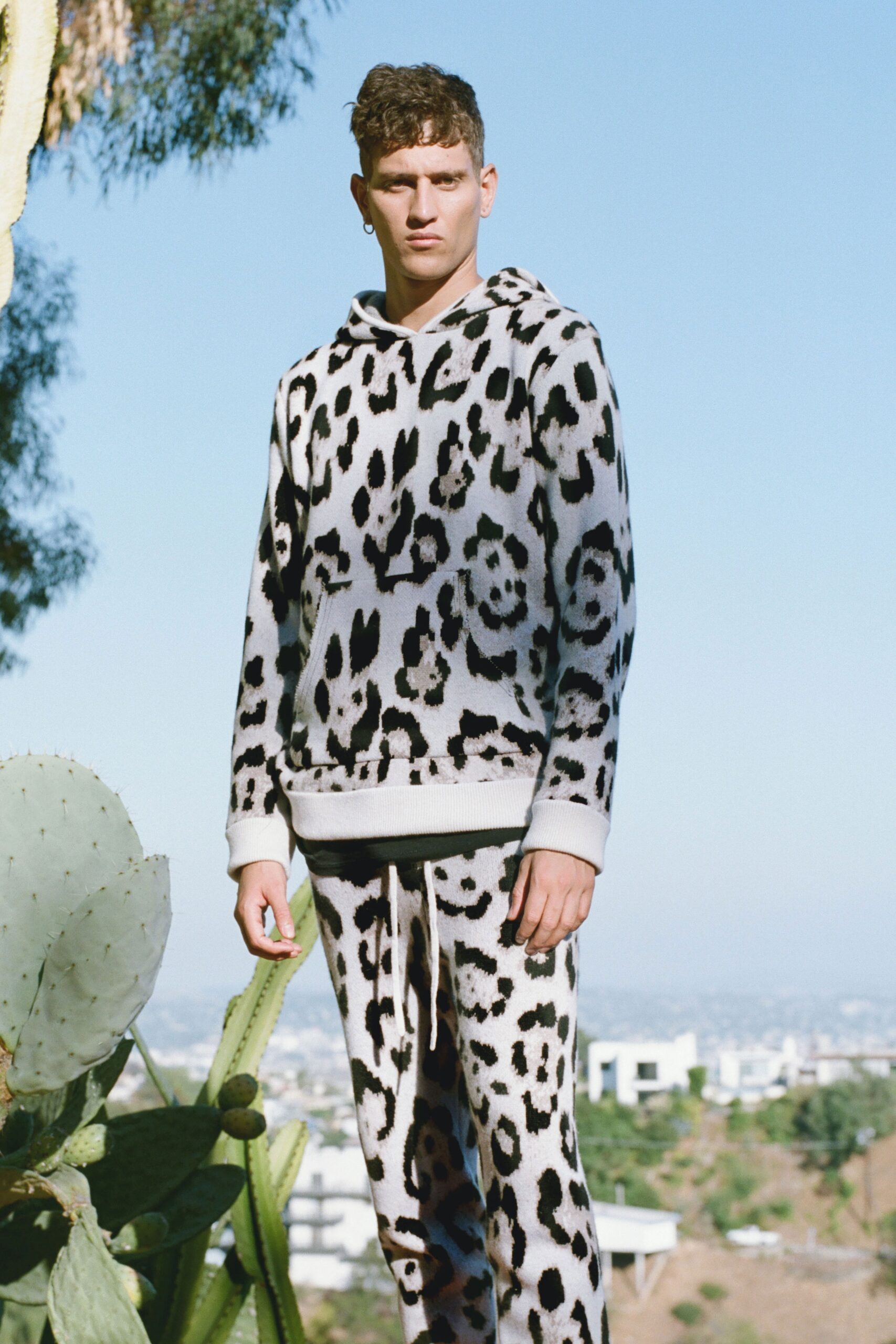 gray printed hoodie and pants